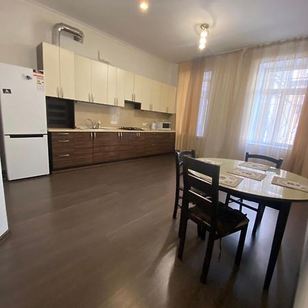 אודסה Apartment Ekaterinenskaya 24 מראה חיצוני תמונה